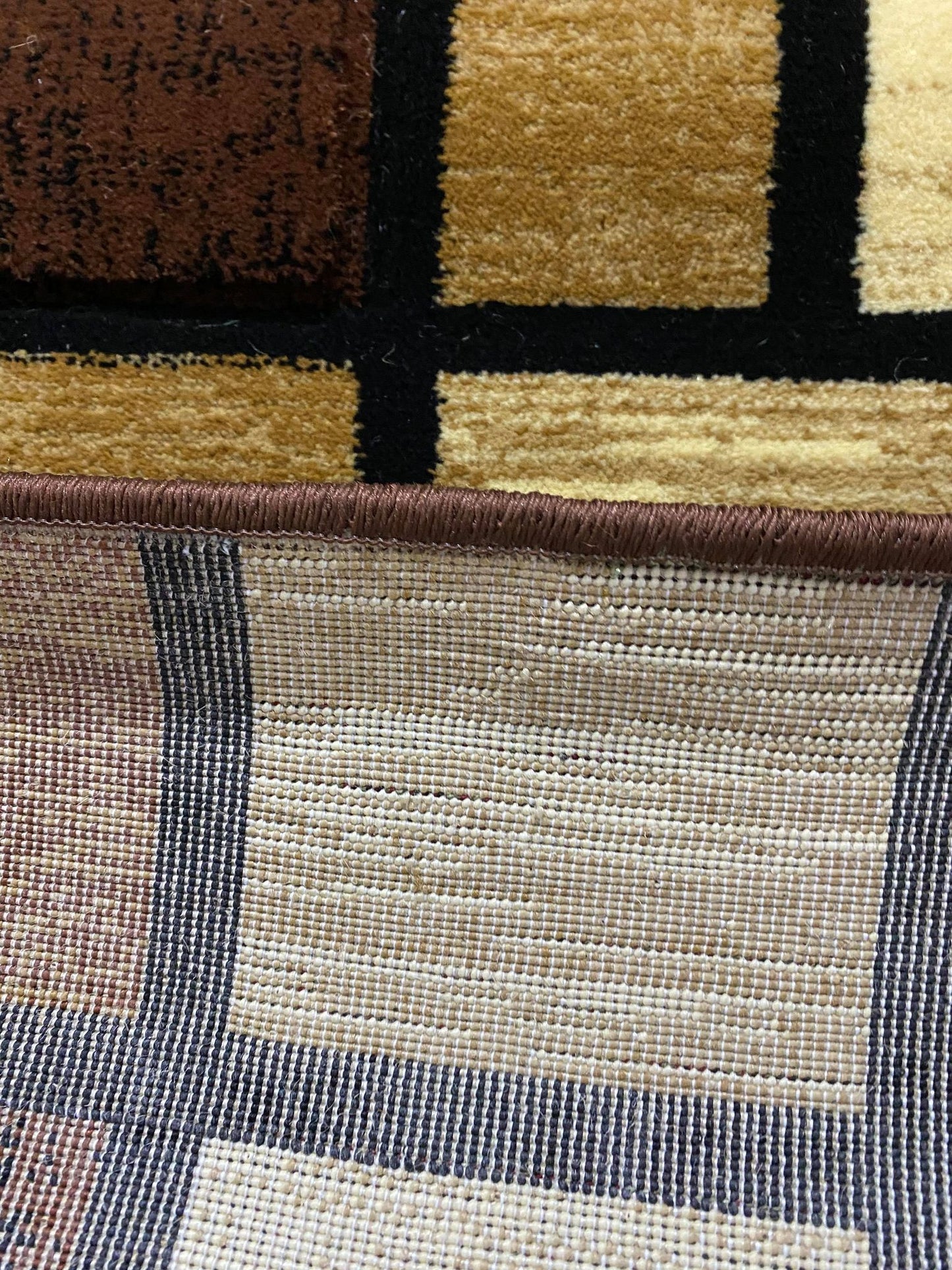 Covor cu Insertii Geometrice de Tip Patrate si Dreptunghiuri ,Maro