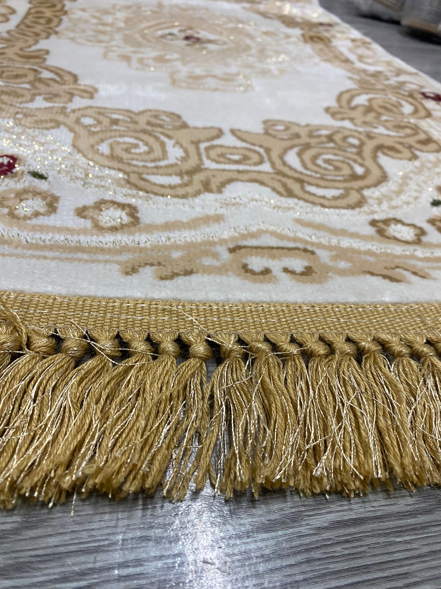 Set 3 Traverse cu Insertii Florale si Franjuri,Bej/Auriu