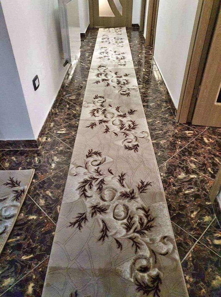 Covor cu Insertii Florale tip Vița de Vie ,Bej/Maro