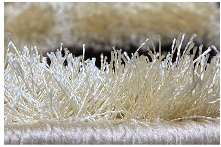 Covor Pufos cu fir lung de matase in forma de Floare,Bej/Capucino