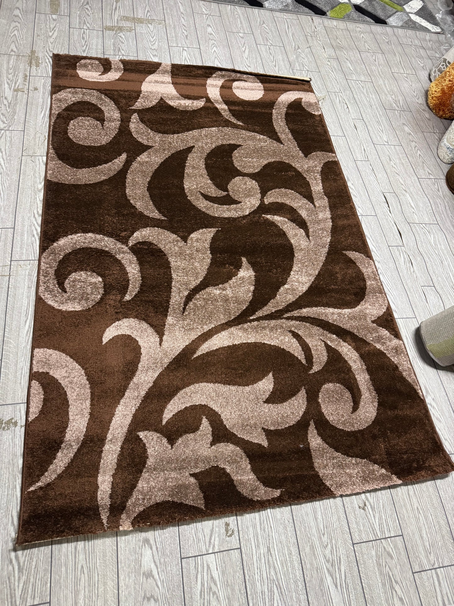 Covor cu Insertii Florale tip Tribal ,Maro/Capucino