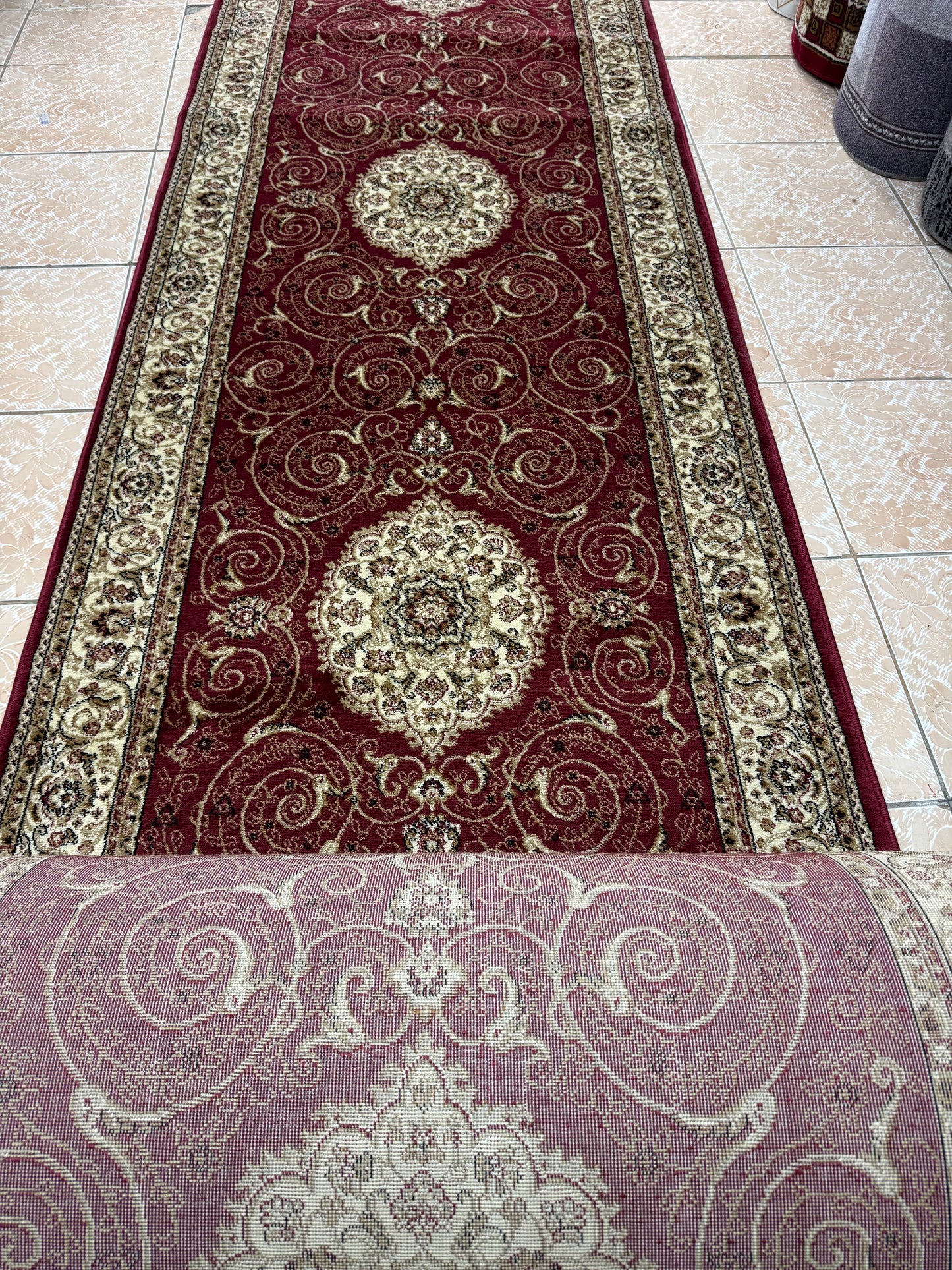 Traversa cu Medalion si Insertii Florale ,Grena