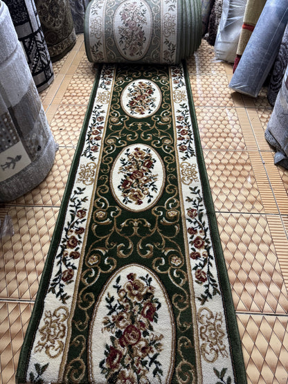 Traversa cu Insertii Florale si Medalion ,Verde/Crem/Grena