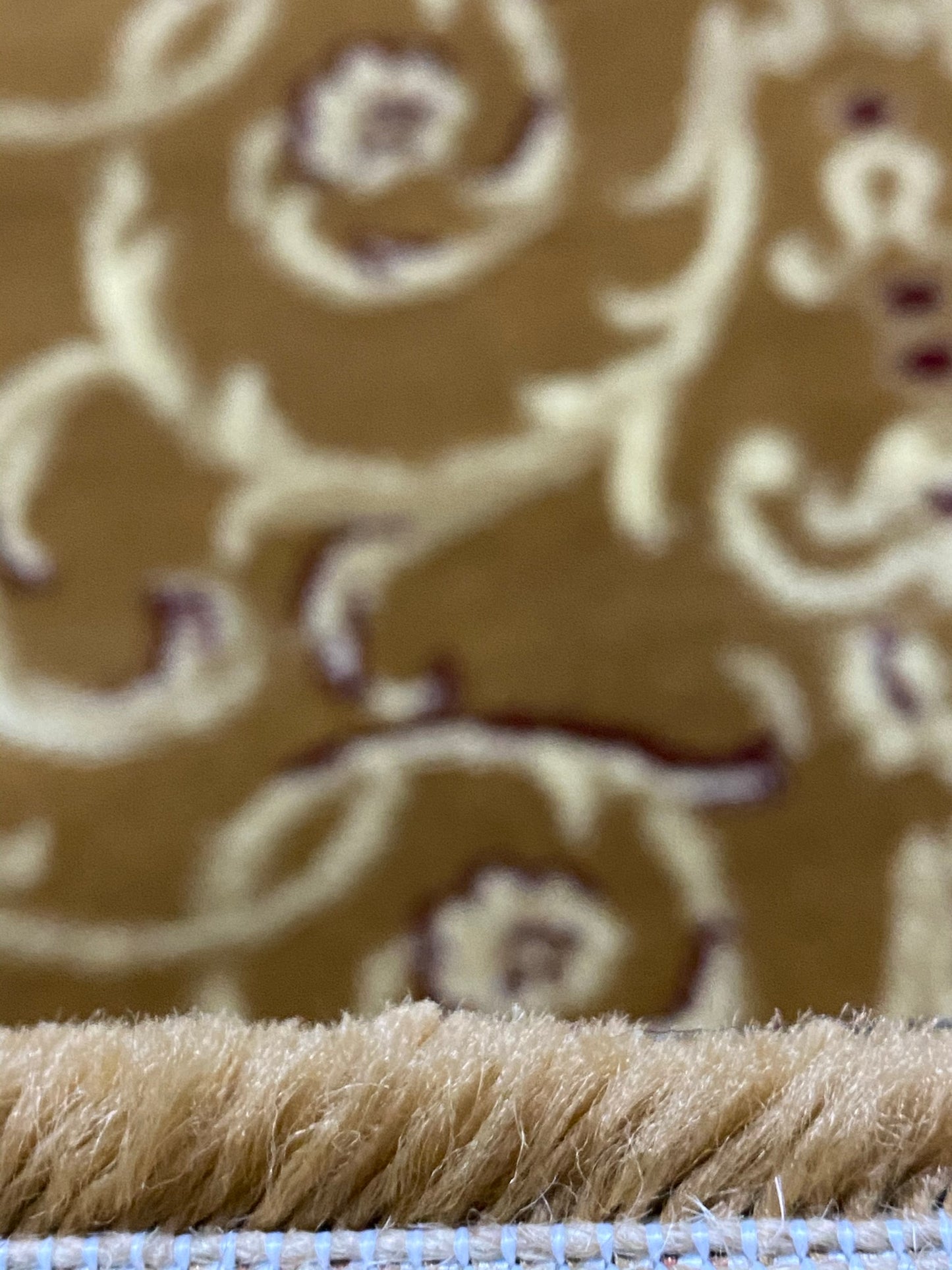 Covor cu Medalion si Insertii Florale ,Bej