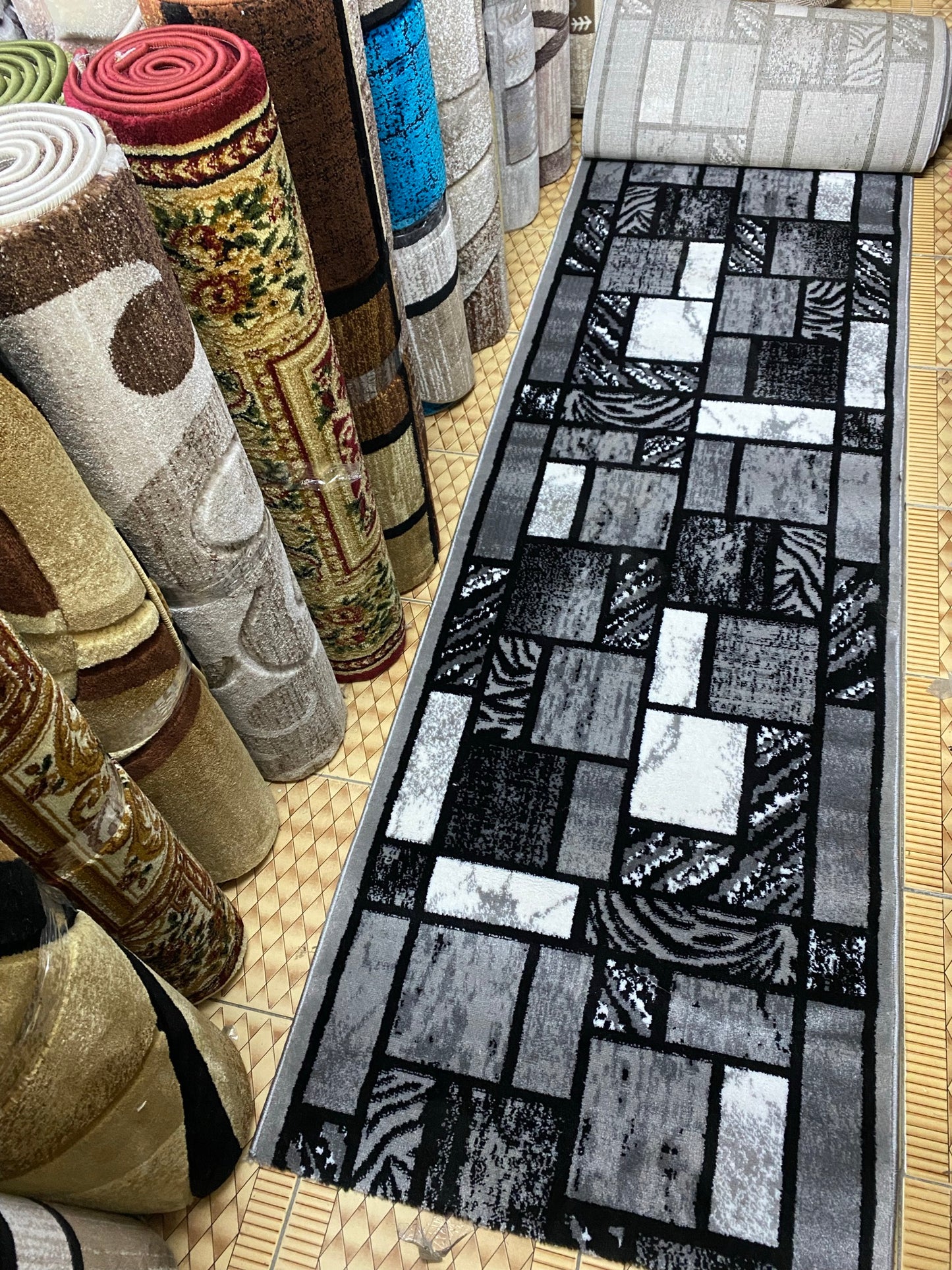 Traversa cu Insertii Geometrice tip Patrate ,Gri/Negru/Bej