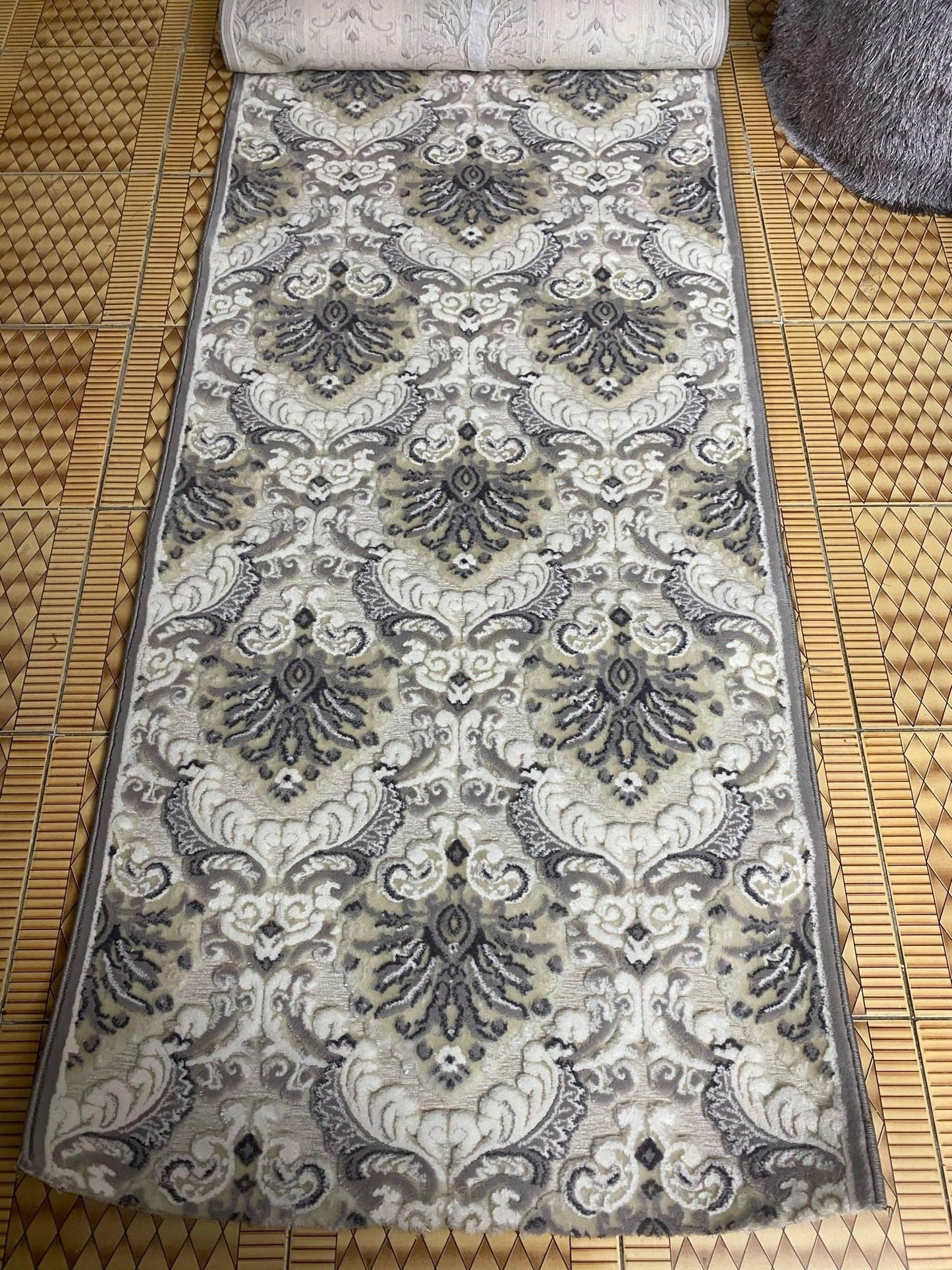 Traversa cu Insertii Florale 3D  ,Gri/Bej (Copy)