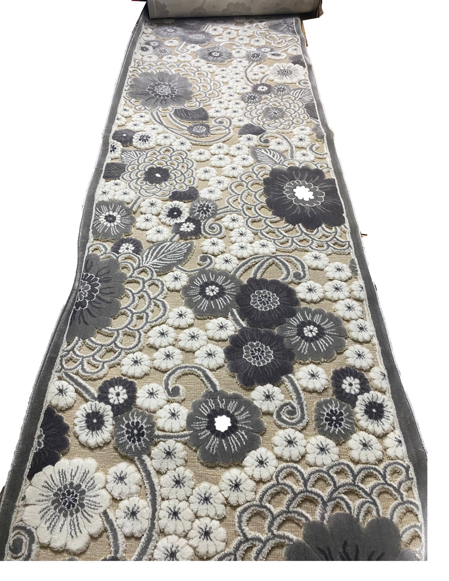 Traversa cu Insertii Florale 3D Margarete ,Gri/Bej