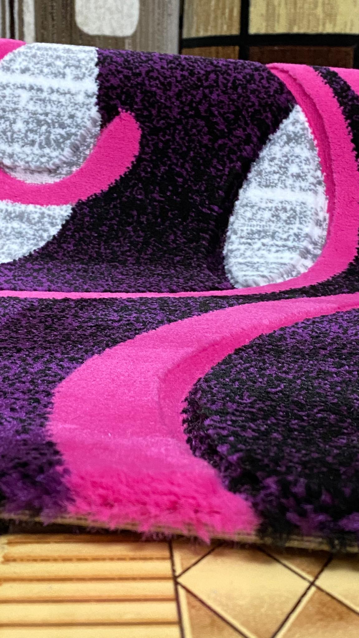 Covor cu insertii geometrice tip cerc si linii