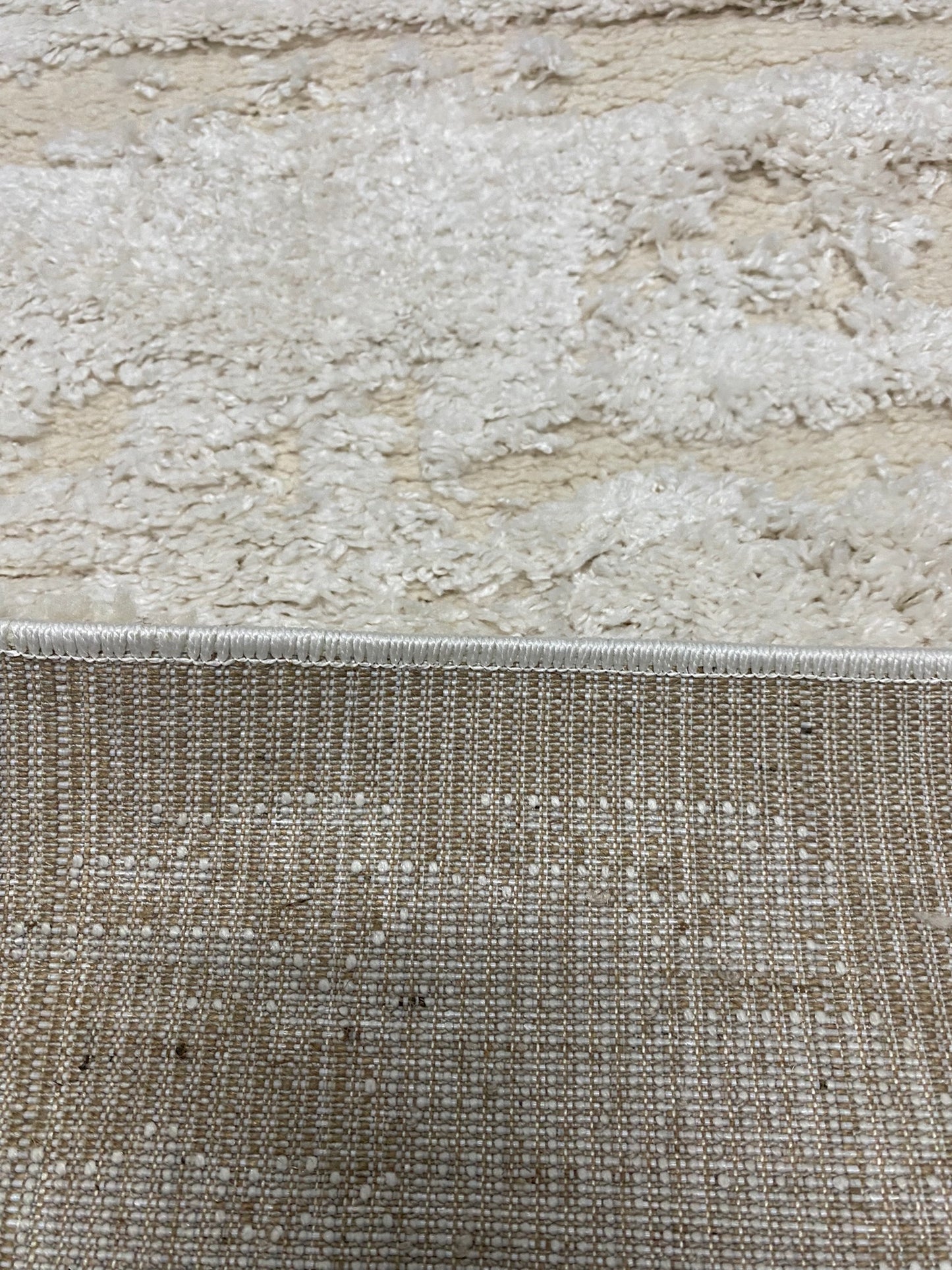 Covor Pufos Tip Picasso ,Bej/Alb