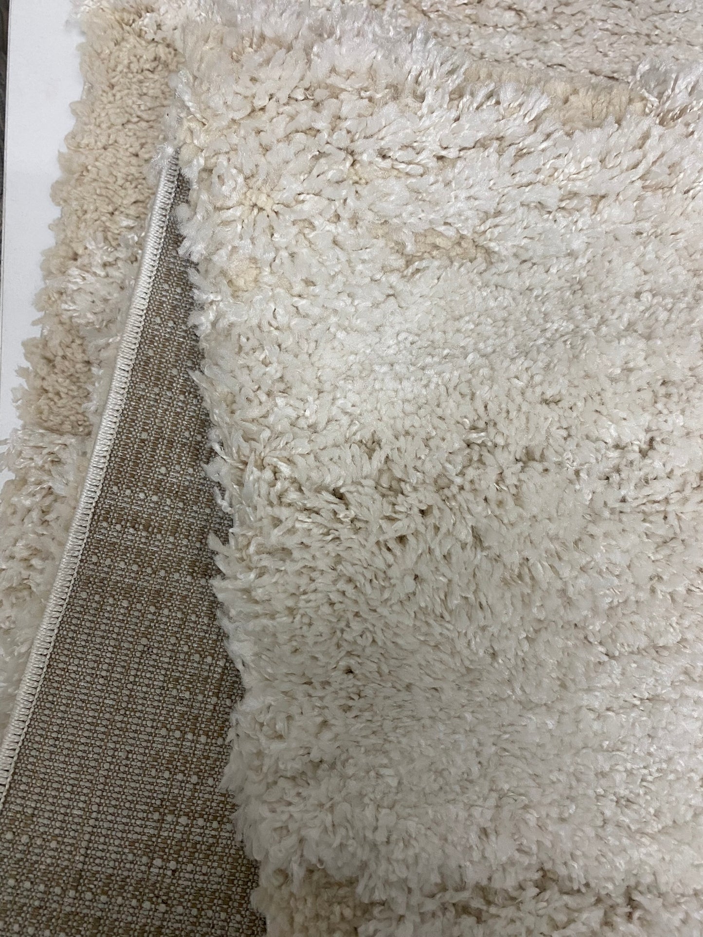 Covor Pufos Tip Picasso ,Bej/Alb